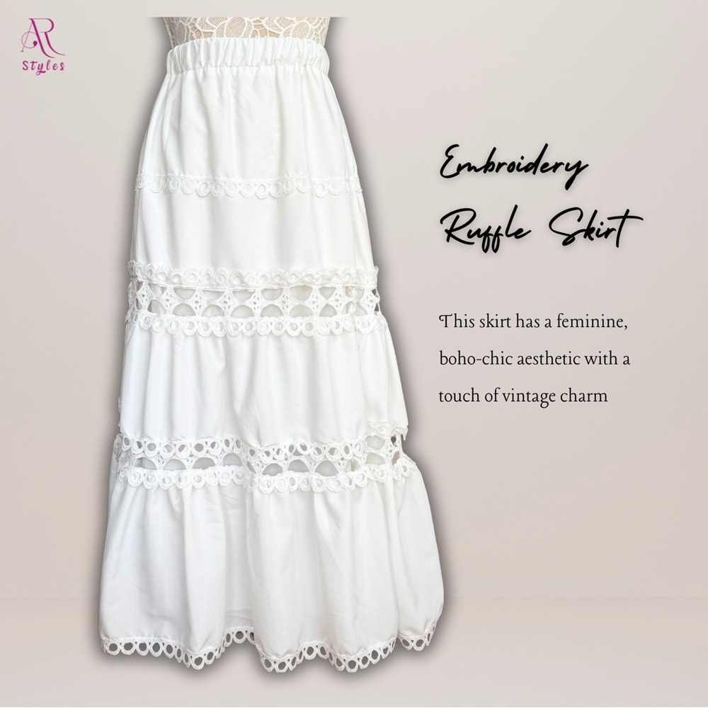 NWT Embroidery Ruffle Skirt